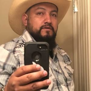 Meet your Posher, Ulises